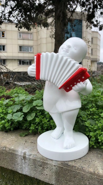Ayla TURAN, Play With Me, 47 × 30 × 25 cm